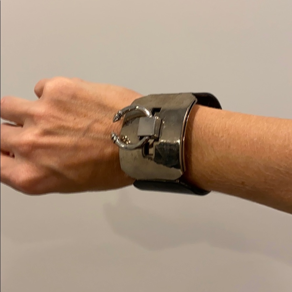 wrist cuff
